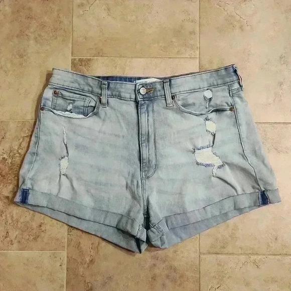 Signature Levi Strauss Light Wash Distressed Denim Mom Shorts - Picture 1 of 12